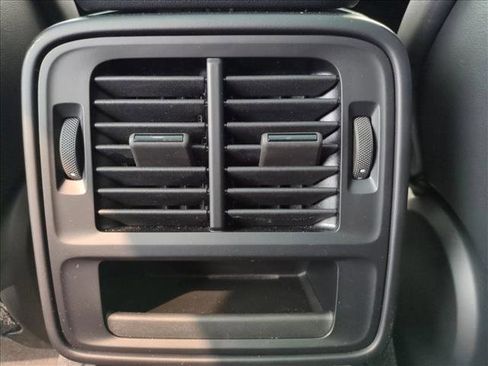 Used 2024 Porsche Taycan image 17