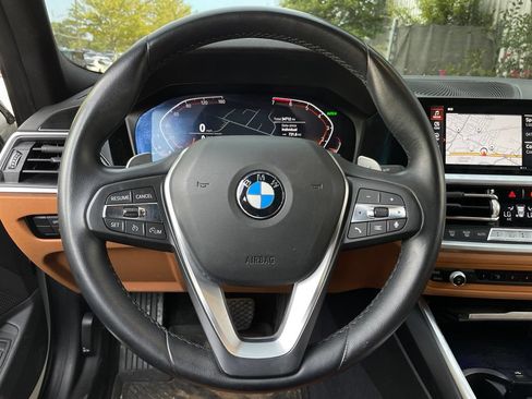 Used 2022 BMW 330i Sedan w/ Driving Assistance Package RWD image 15