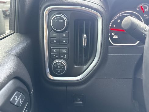 Used 2022 Chevrolet Silverado 2500 LTZ w/ LTZ Convenience Package image 17