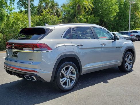 Used 2024 Volkswagen Atlas Cross Sport SEL R-Line image 3