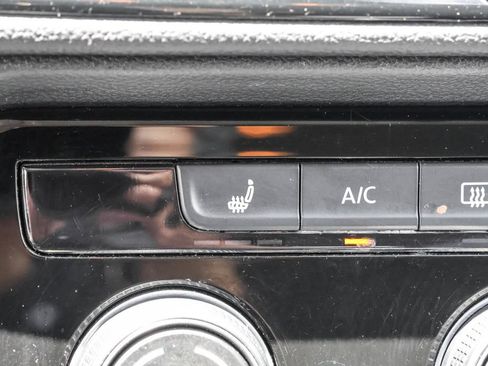 Certified 2023 Volkswagen Taos SE AWD/4WD image 25