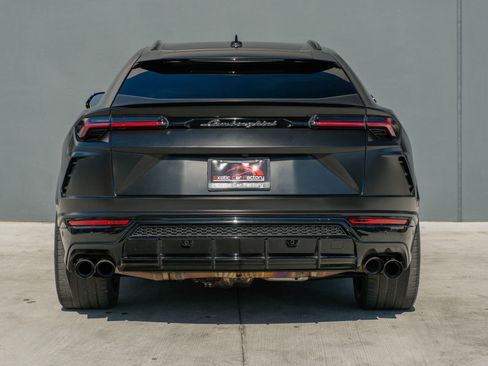 Used 2021 Lamborghini Urus image 8