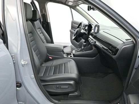 Used 2025 Chrysler Pacifica Select FWD image 29