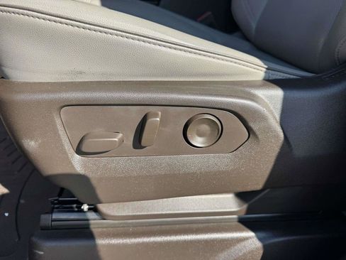 Certified 2023 GMC Yukon XL SLT image 24