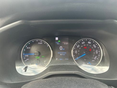 Used 2022 Toyota RAV4 XLE w/ Convenience Package AWD/4WD image 17