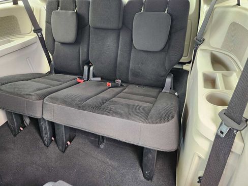 Used 2019 Dodge Grand Caravan SE w/ UConnect Hands-Free Group FWD image 29