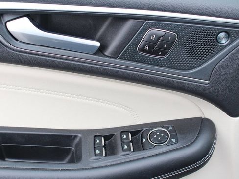 Used 2024 Ford Edge Titanium w/ Titanium Elite Package image 12