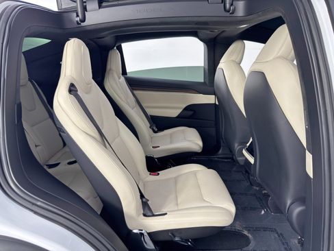 Used 2023 Tesla Model X Standard Range image 45