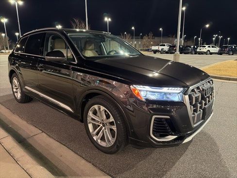 Used 2025 Audi Q7 3.0T Prestige image 8