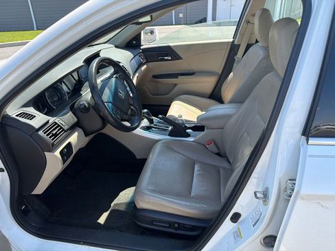Used 2013 Honda Accord Touring image 9