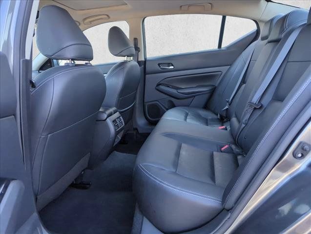 Used 2023 Nissan Altima 2.5 SL FWD image 18