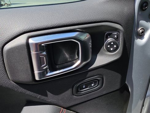 Used 2023 Jeep Gladiator Rubicon w/ LED Lighting Group AWD/4WD image 17