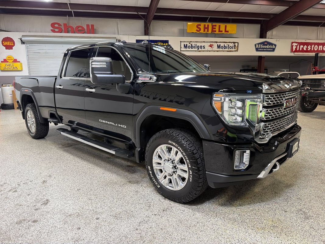Used 2020 GMC Sierra 3500 Denali w/ Denali Ultimate Package AWD/4WD image 11