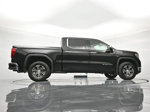 Certified 2025 GMC Sierra 1500 SLT AWD/4WD image 40