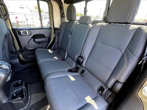 New 2025 Jeep Gladiator Sport image 10