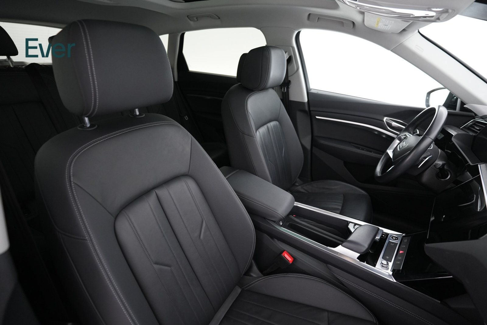 Used 2024 Audi Q8 e-tron Premium Plus AWD/4WD image 23