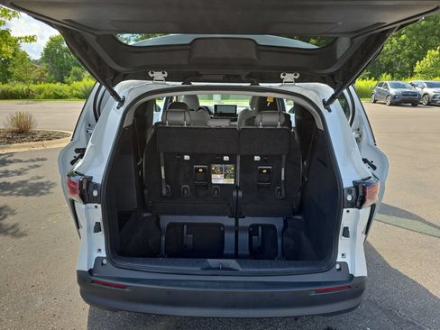 Certified 2025 Toyota Sienna XLE AWD/4WD image 16