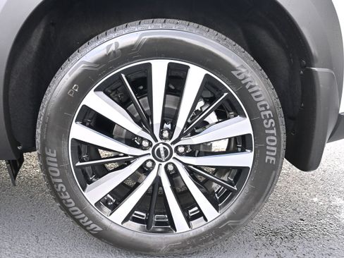 New 2025 Nissan Pathfinder Platinum w/ Cargo Package image 10