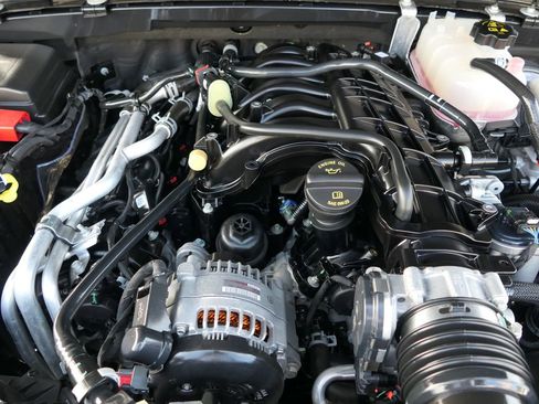 Used 2022 Jeep Wrangler Unlimited Sahara w/ Cold Weather Group image 26