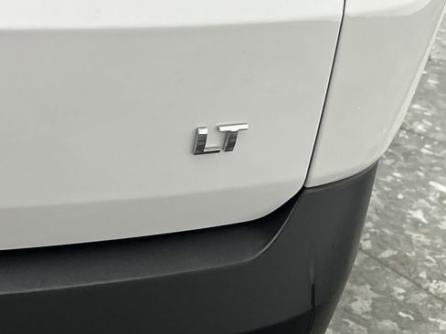 Certified 2023 Chevrolet Traverse LT image 33