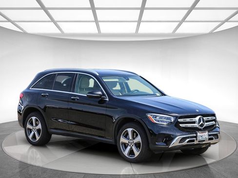 Used 2020 Mercedes-Benz GLC 300 4MATIC image 4