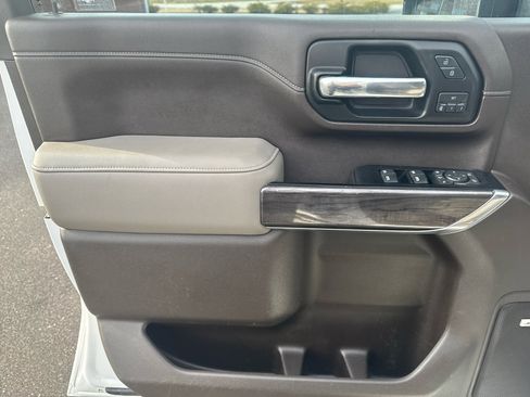 Used 2020 Chevrolet Silverado 2500 LTZ w/ LTZ Texas Edition image 20