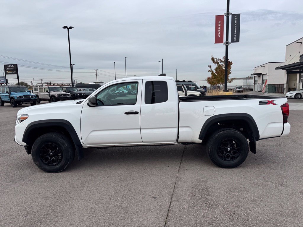 Used 2022 Toyota Tacoma SR w/ SX Package AWD/4WD image 2