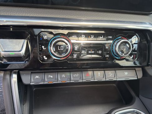 Used 2024 GMC Sierra 1500 Denali w/ Technology Package image 21