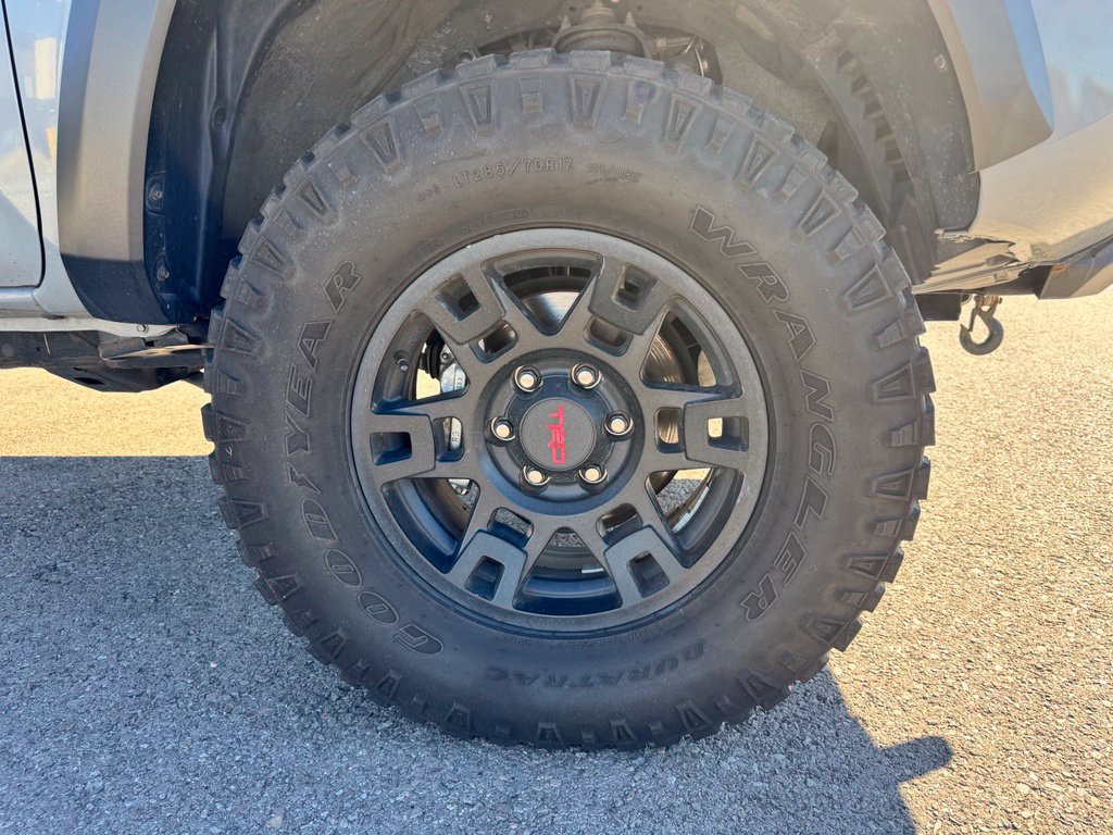 Used 2021 Toyota Tacoma TRD Off-Road AWD/4WD image 28