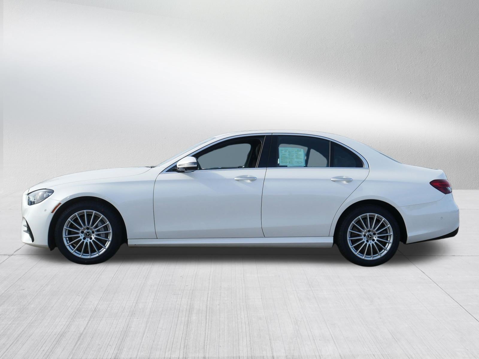 Used 2022 Mercedes-Benz E 450 4MATIC Sedan image 4