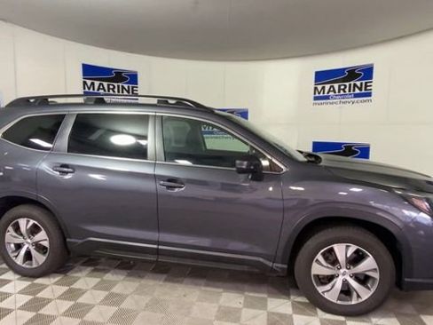 Used 2023 Subaru Ascent Premium w/ Convenience Package image 3