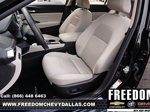 Used 2025 Nissan Altima 2.5 SV image 9