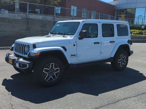 New 2026 Jeep Wrangler Unlimited Sahara AWD/4WD image 3