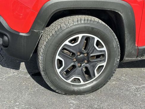 Used 2015 Jeep Renegade Trailhawk image 8