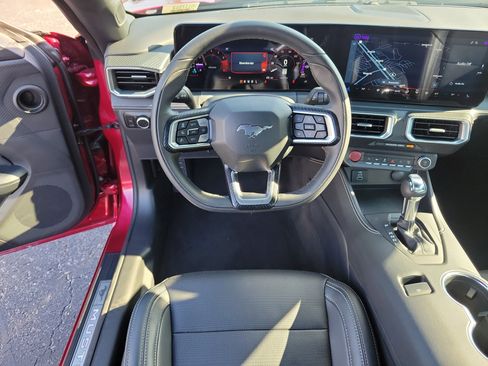 Used 2025 Ford Mustang Premium image 23