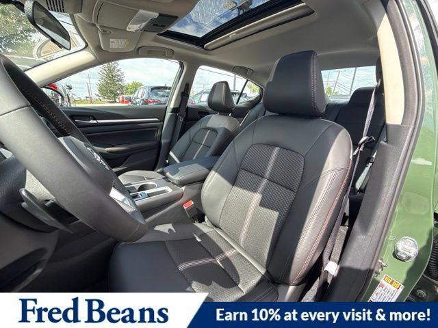 New 2026 Nissan Altima 2.5 SR w/ SR Midnight Edition Package FWD image 22