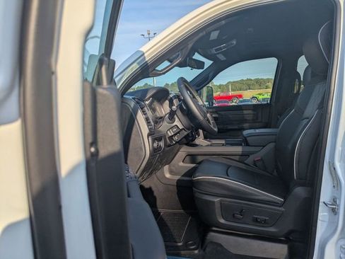 New 2025 RAM 3500 Limited image 15