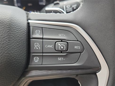 New 2025 Jeep Grand Cherokee Laredo X w/ Luxury Tech Group I image 23