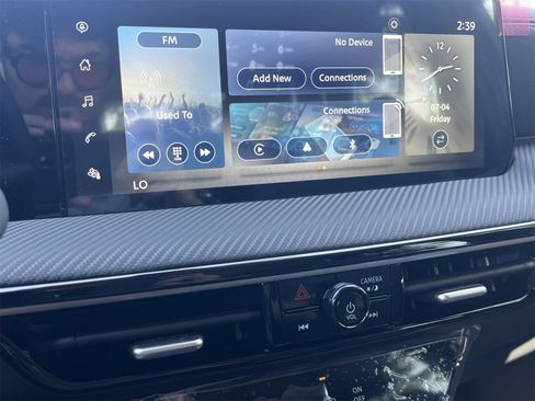 New 2025 Nissan Kicks SR image 4