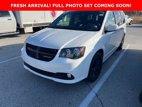Used 2020 Dodge Grand Caravan SE image 1