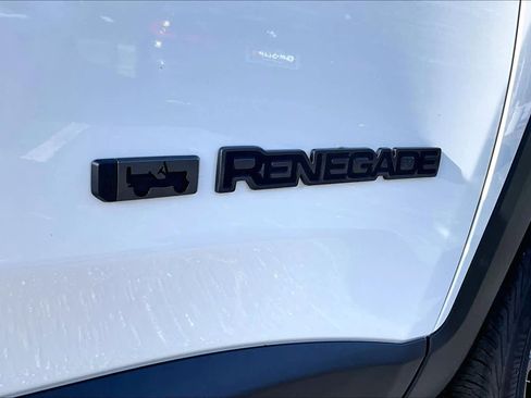 Used 2021 Jeep Renegade Latitude w/ Sun & Sound Group image 9