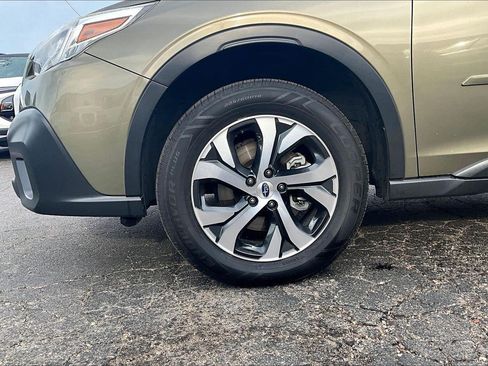 Used 2020 Subaru Outback Touring AWD/4WD image 2