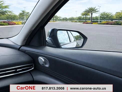 Used 2023 Hyundai Elantra SEL image 25
