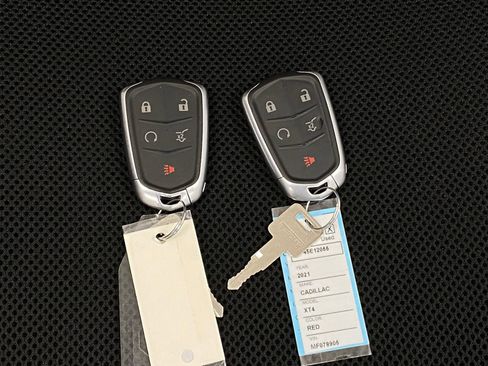 Used 2021 Cadillac XT4 Premium Luxury w/ Cold Weather Package image 9