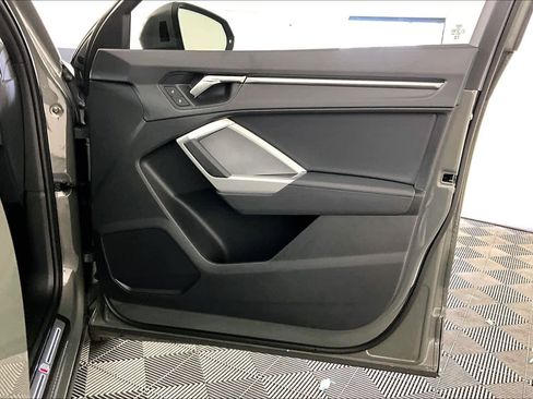 Used 2025 Audi Q3 2.0T Premium image 22