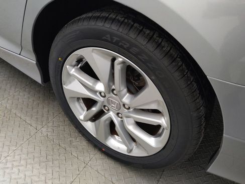 Used 2018 Honda Accord LX image 31