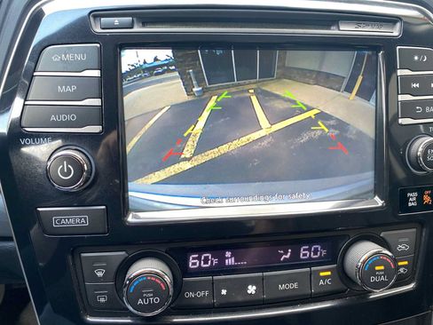 Used 2016 Nissan Maxima 3.5 SL FWD image 19