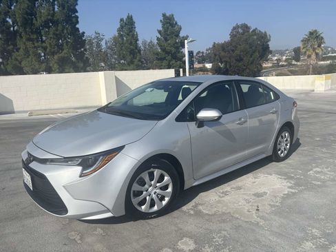 Used 2024 Toyota Corolla LE image 2