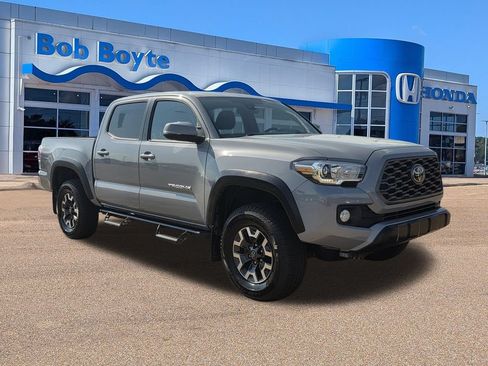Used 2021 Toyota Tacoma TRD Off-Road AWD/4WD image 3