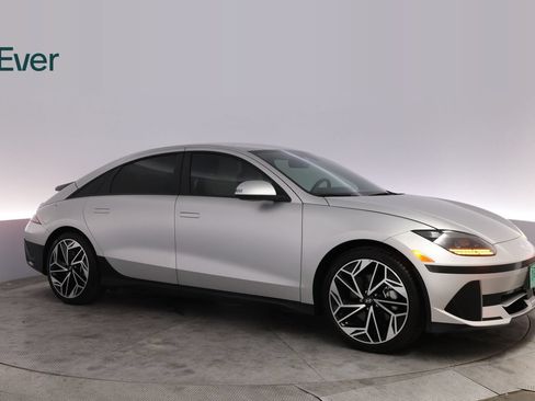 Used 2025 Hyundai Ioniq 6 SEL RWD image 14